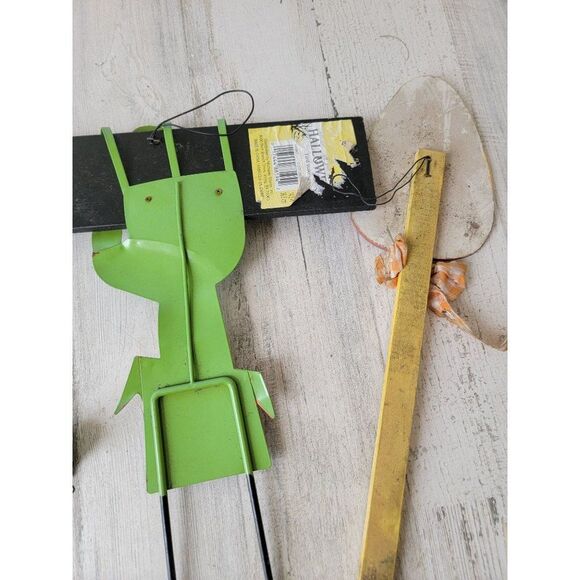 Trick treat Halloween lawn Decor sign witch candy corn set - Picture 8 of 10